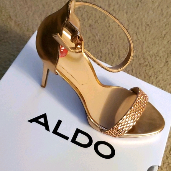Gold Aldo heels - Picture 2 of 3